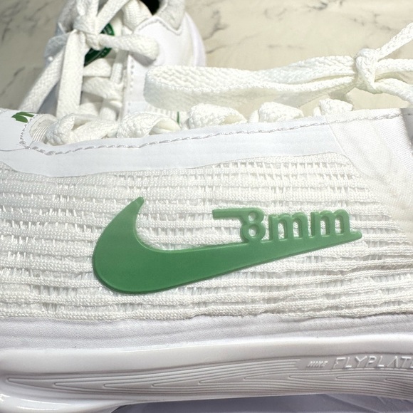 Nike White and Green Athletic Shoes with Cushioned Sole - Picture 12 of 13
